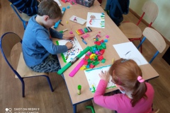 07.05.2021 Motyle na łące. Klasa "0". Koordynator p. Paściak 