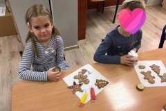15-12-2020 Dekorujemy pierniczki