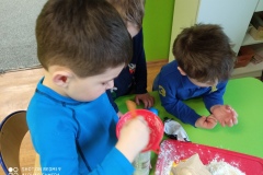 04-02-2021 Wesołe gniotki odstresowujące. Klasa "0. Koordynator p. Paściak
