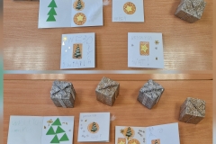 22.12.2022 Koniec roku był u nas bardzo pracowity... Uczyliśmy się, przygotowywaliśmy świąteczne ozdoby, bawiliśmy się na pierwszym śniegu.